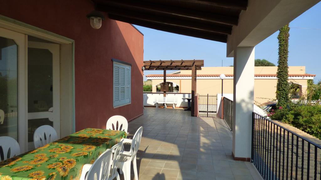 La Villa Rosa Al Mare ポッツァッロ エクステリア 写真